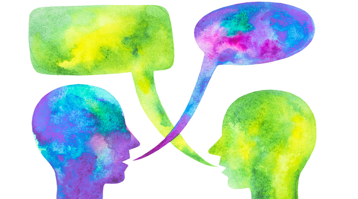 illustratoin of two people talking with empty speech bubbles